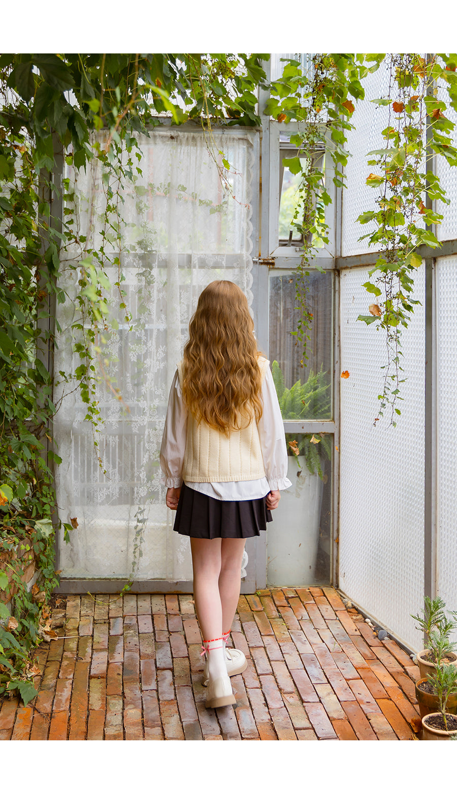 I LOVE J Flower pocket knit vest