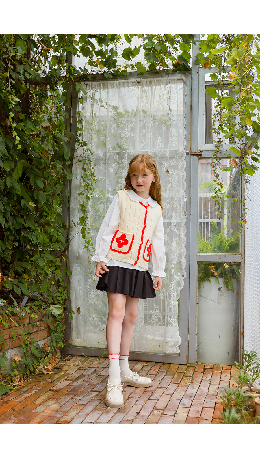 I LOVE J Flower pocket knit vest