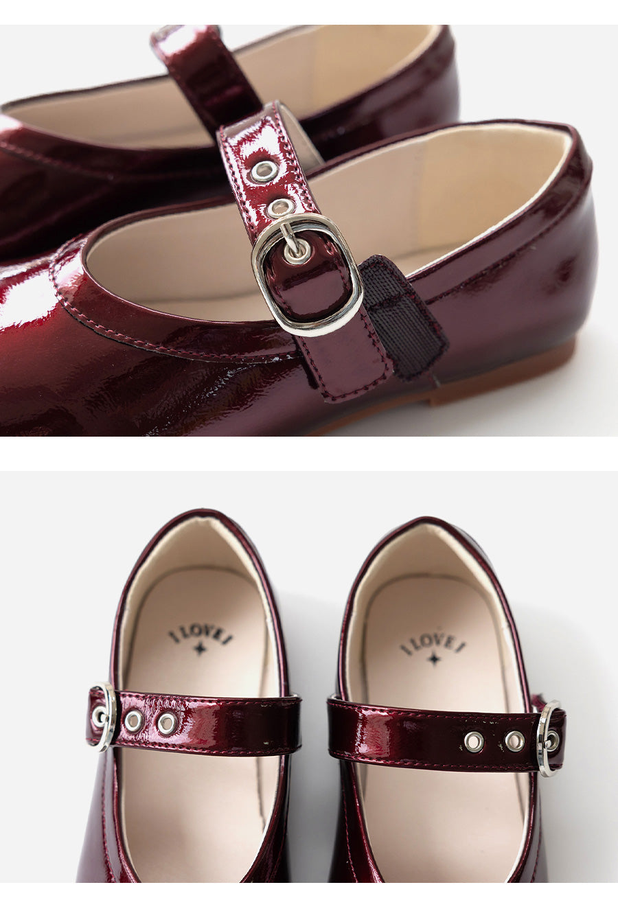 I LOVE J eylet flat shoes