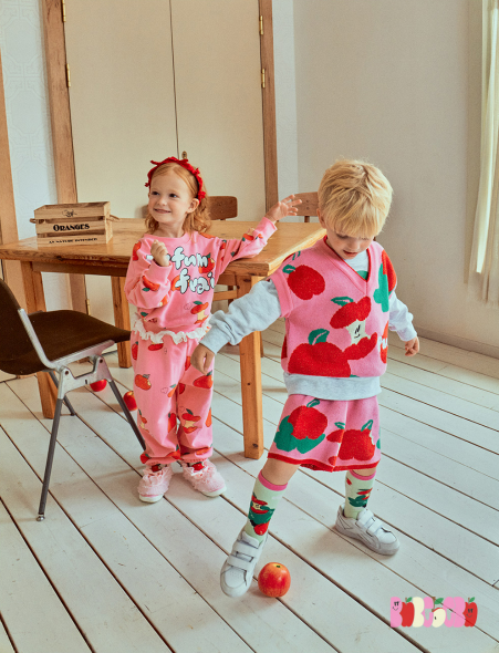 BEBEBEBE PRE FALL Apple knit Top & Bottom