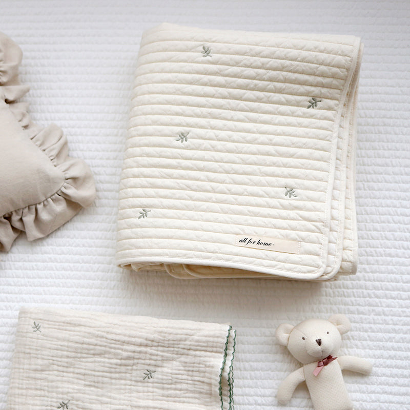 Buds Embroidery Quilted Pad