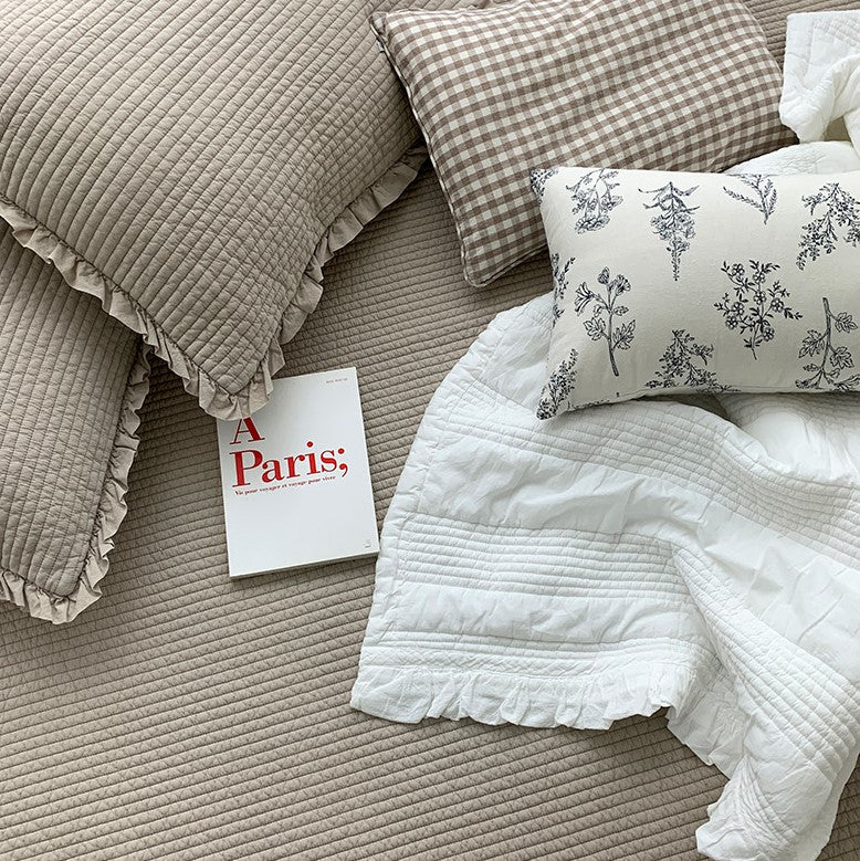 Pudding Ruffle Cushion