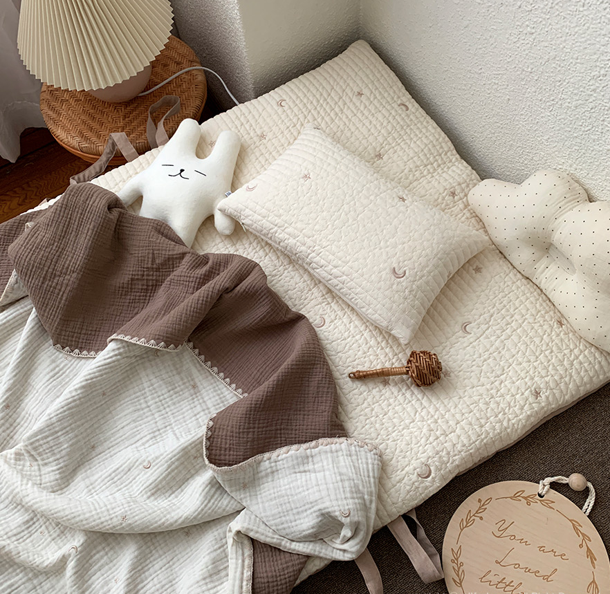 Ivory Star and Moon Sleeping Pad Set