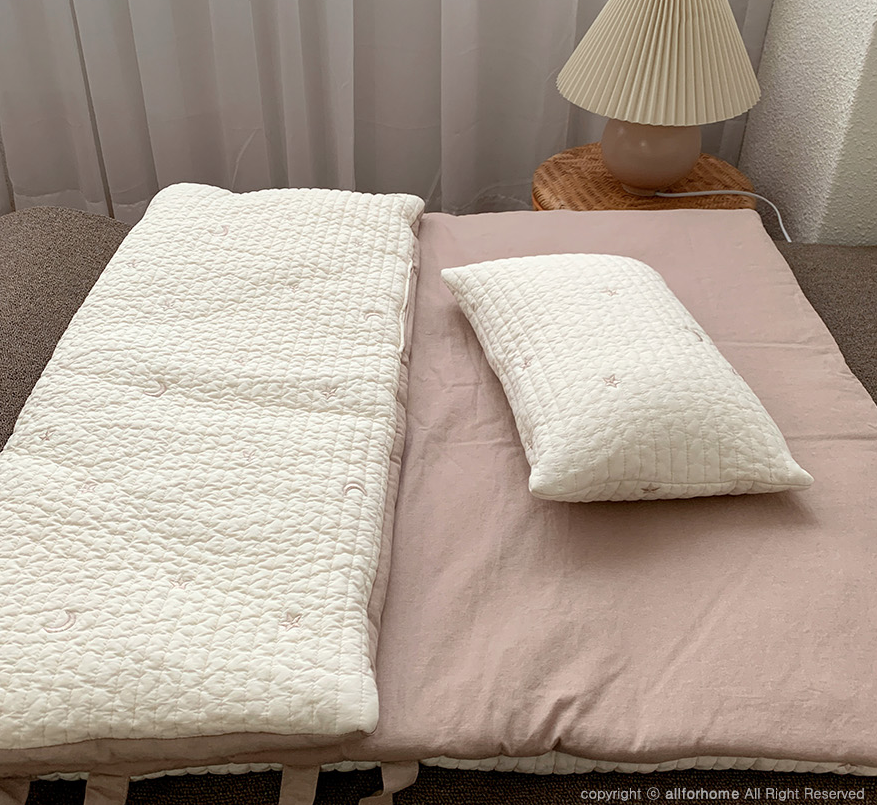Ivory Star and Moon Sleeping Pad Set