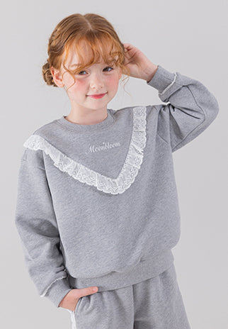 I LOVE J roard lace mtm top