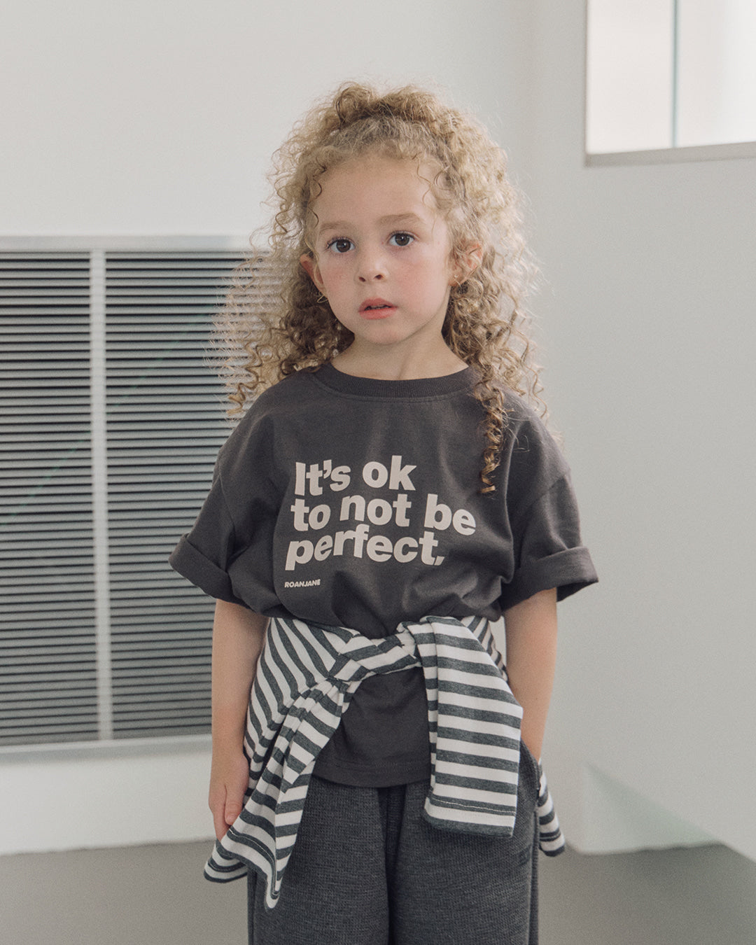 ROANJANE Teen eight t-shirt (Charcoal)
