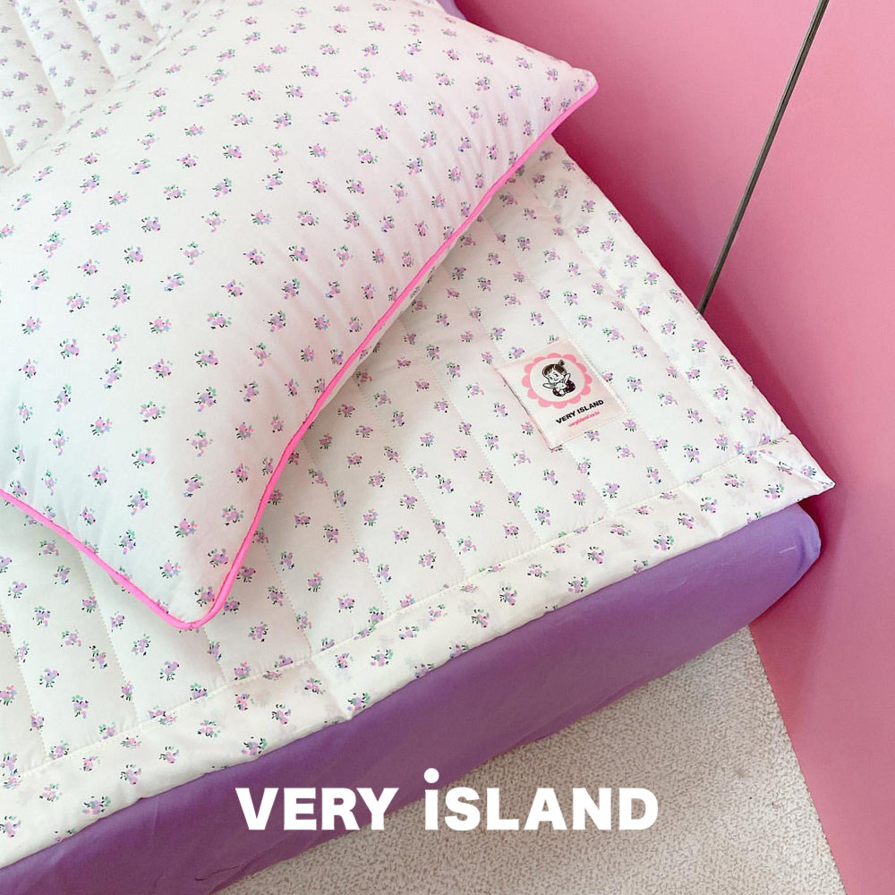 VERYISLAND Floral Ditsy Quilted Pad