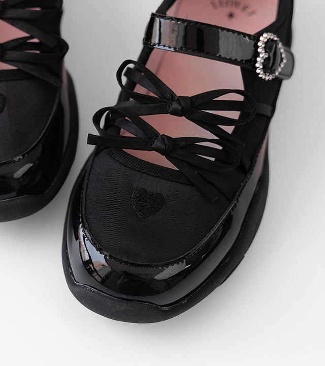 I LOVE J Rowens ribbon sneaker