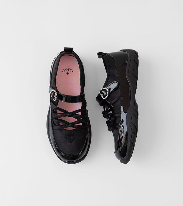 I LOVE J Rowens ribbon sneaker