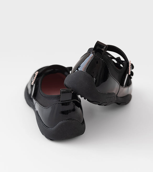 I LOVE J Rowens ribbon sneaker