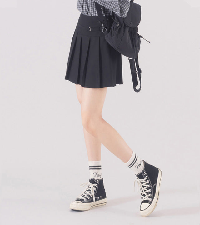 I LOVE J Lettery belt pleated skirt