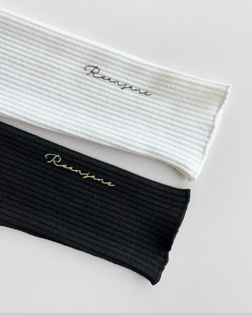 ROANJANE Botani turtle neck ribbed top