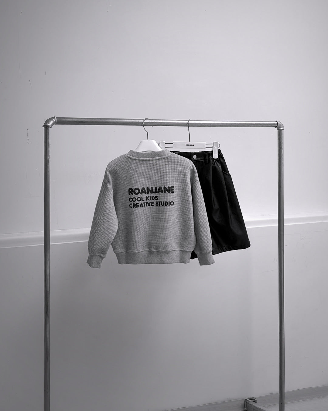 ROANAJEN Studio sweatshirt (Grey)