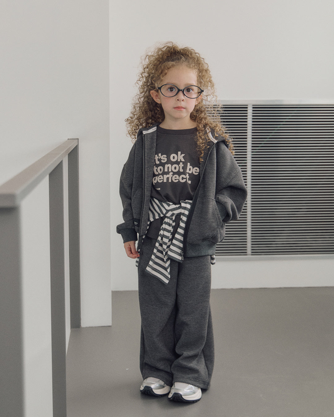 ROANJANE Teen eight t-shirt (Charcoal)