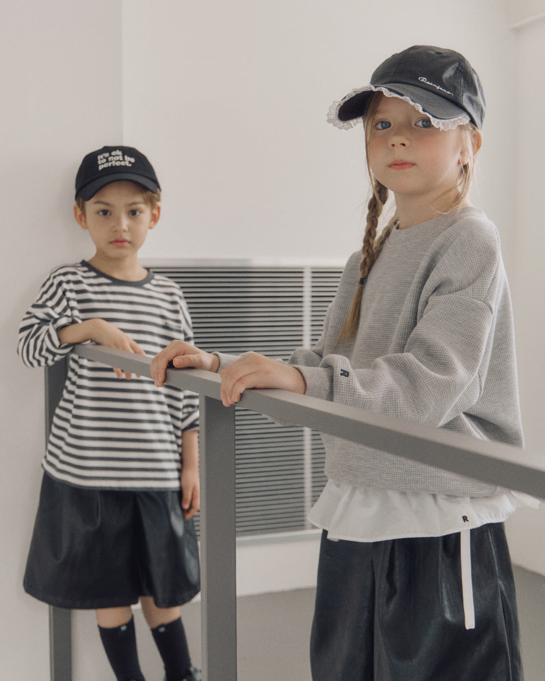 ROANAJEN Studio sweatshirt (Grey)