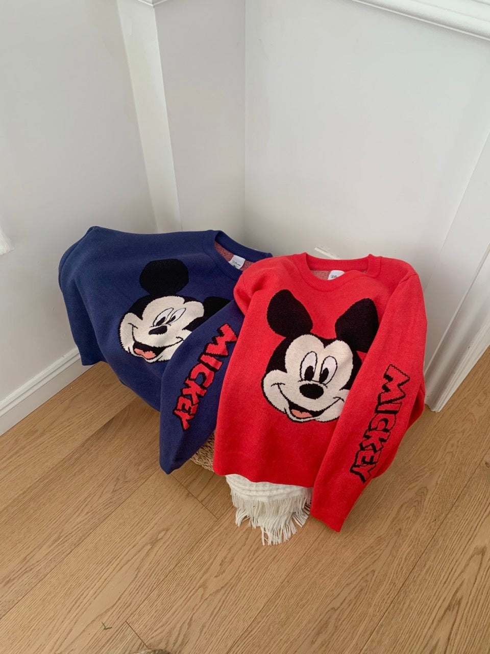 MOMS WEAR Mickey Knit top