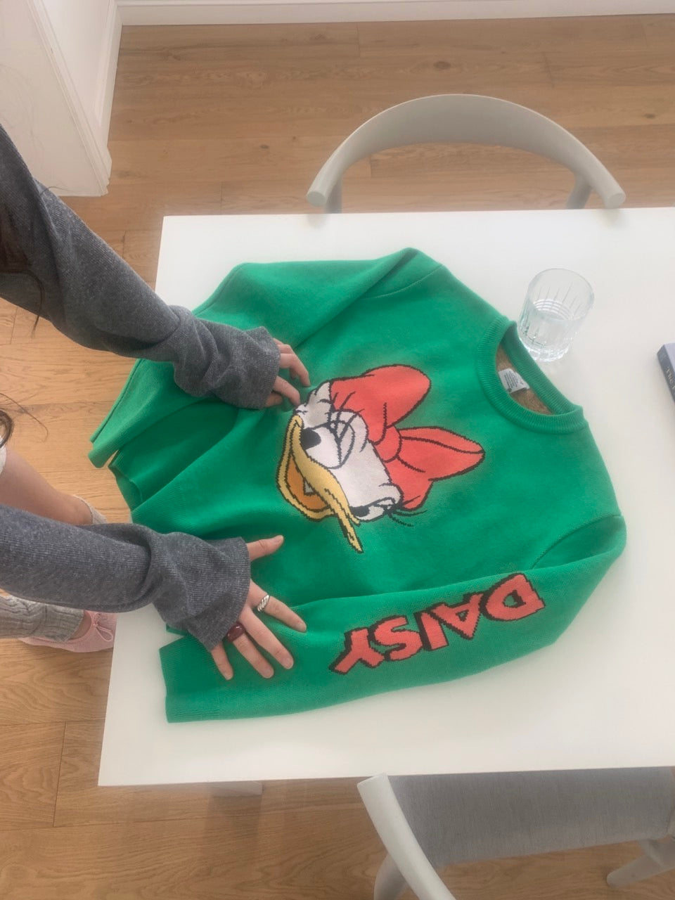 MOMS WEAR Daisy duck knit top