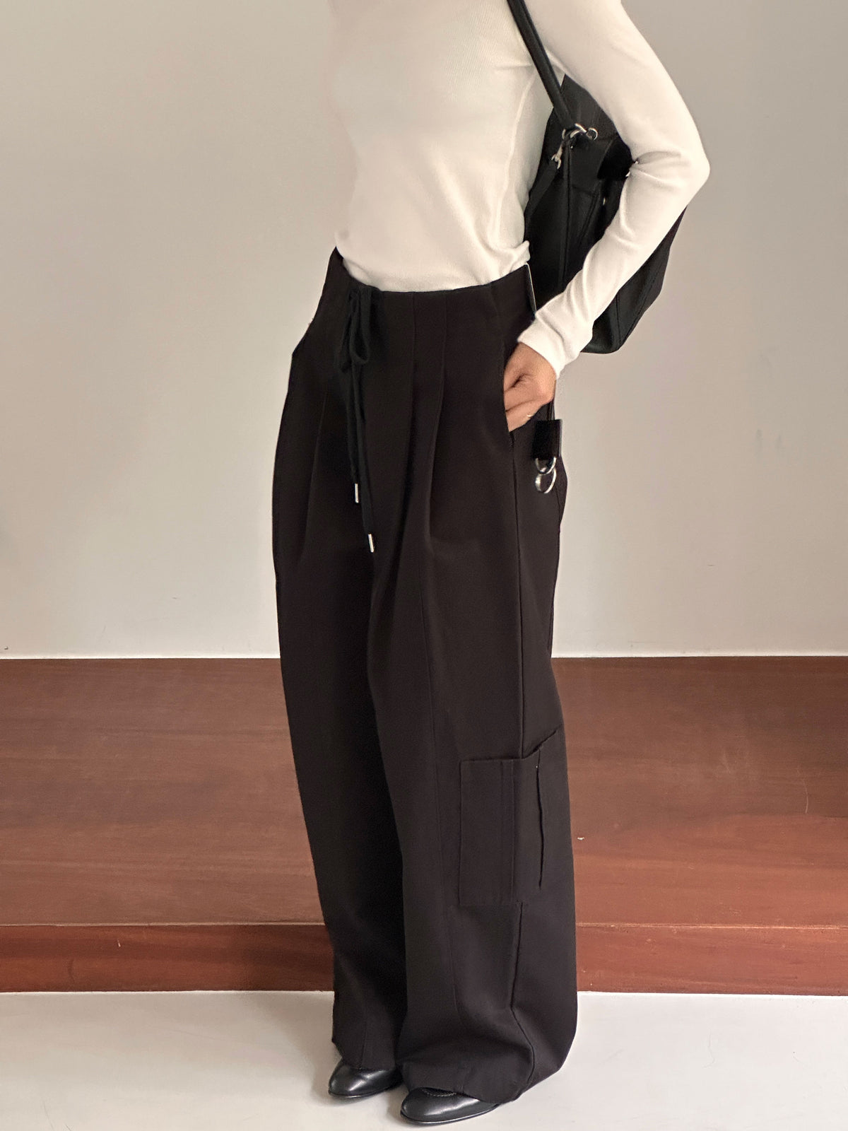 MOMS WEAR Oaks two tuck string pants