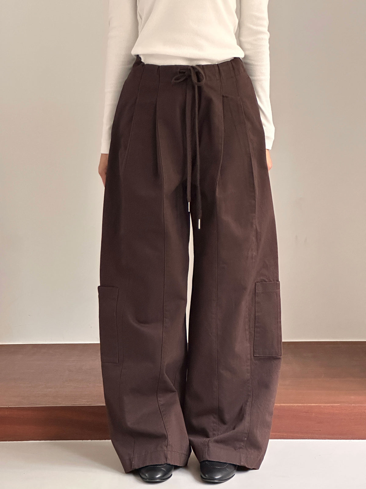 MOMS WEAR Oaks two tuck string pants