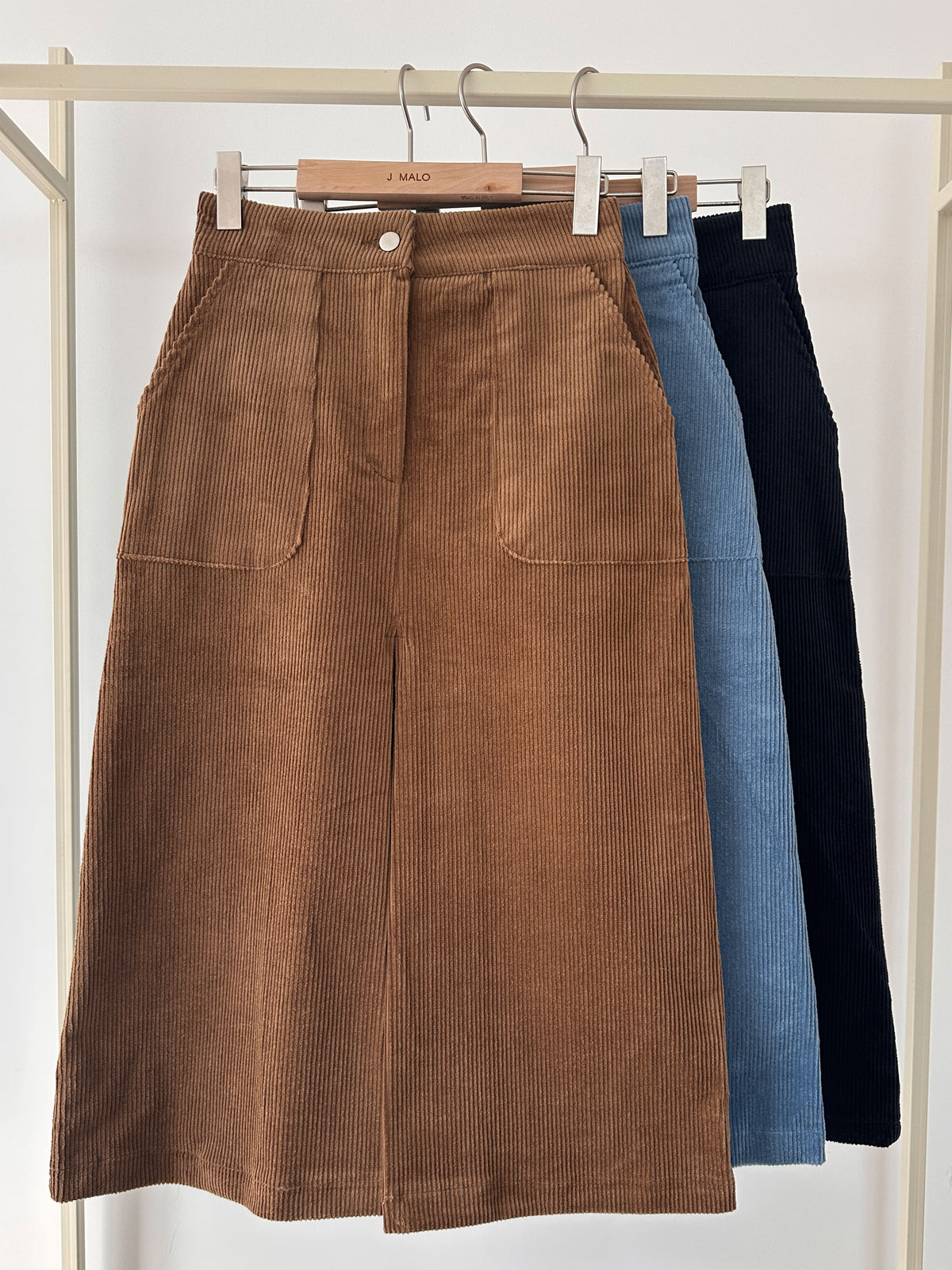 MOMS WEAR Corduroy pintuck skirt
