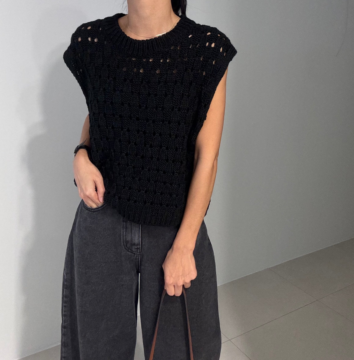 MOMS WEAR Mitz Vest Waffle Pattern Box Knit Crop Vest Round Neck Casual