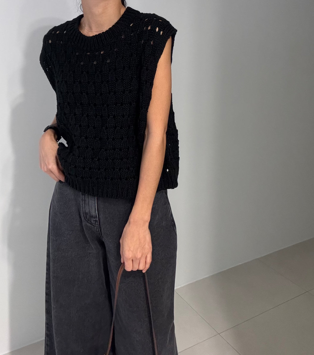 MOMS WEAR Mitz Vest Waffle Pattern Box Knit Crop Vest Round Neck Casual