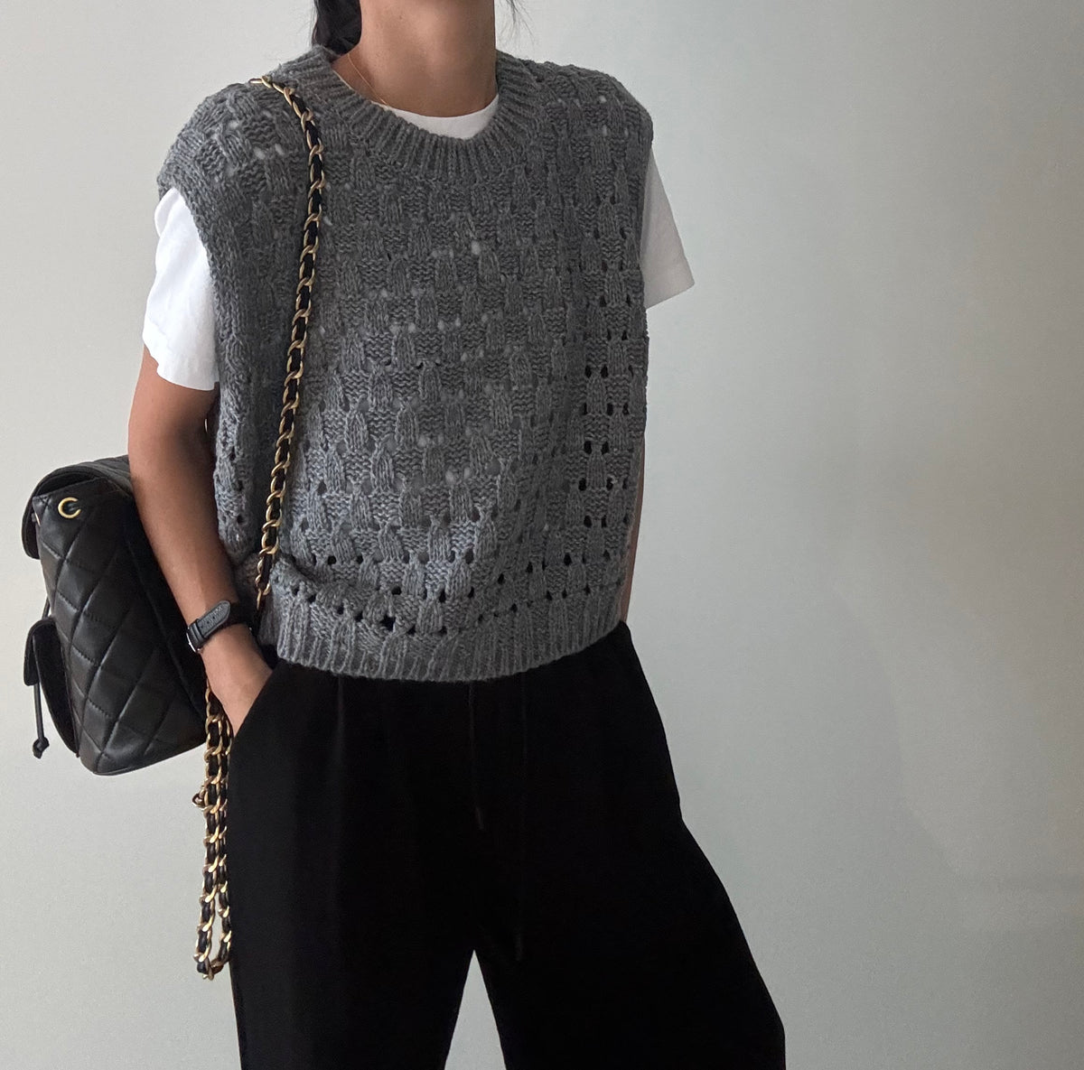 MOMS WEAR Mitz Vest Waffle Pattern Box Knit Crop Vest Round Neck Casual