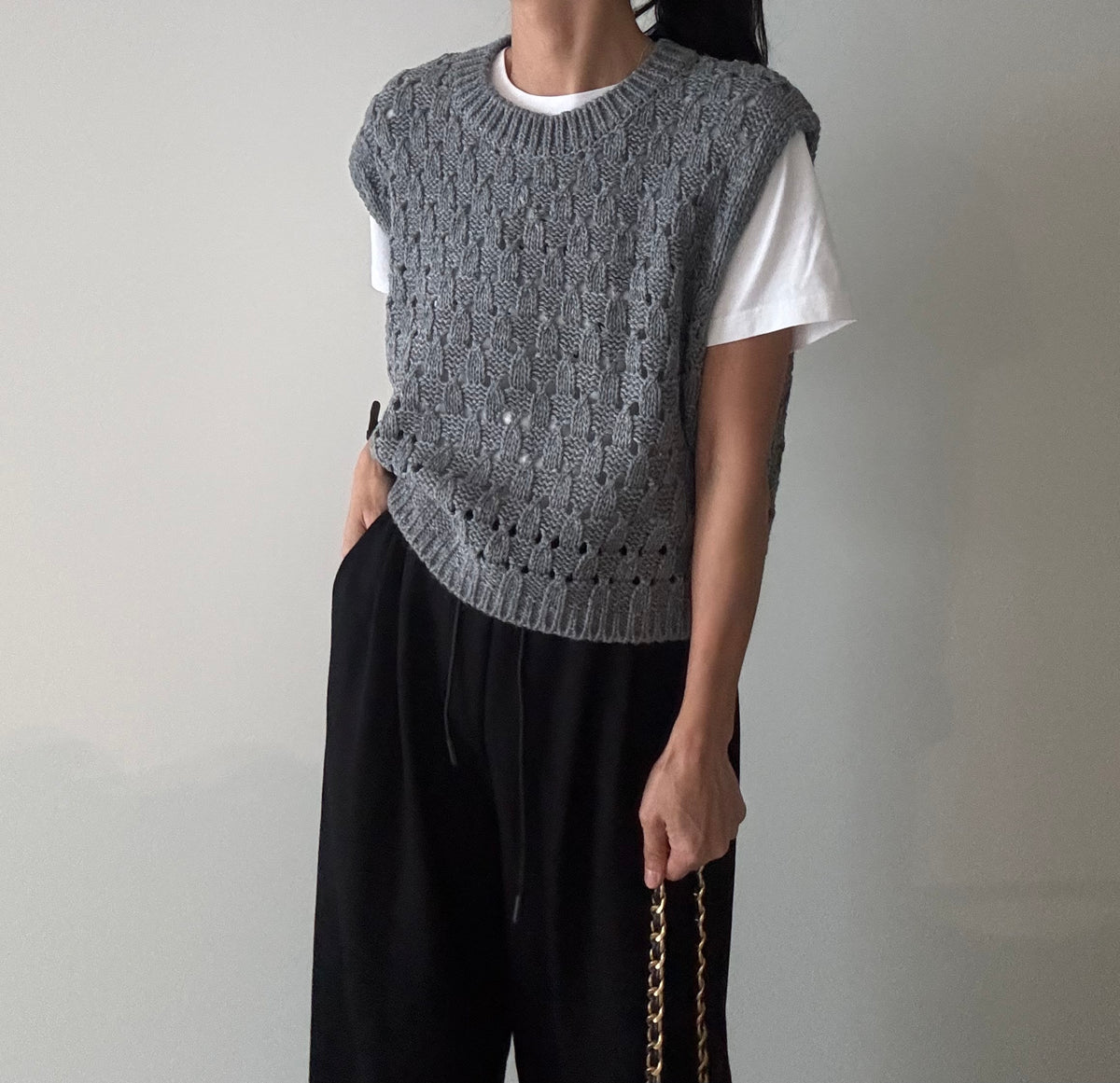 MOMS WEAR Mitz Vest Waffle Pattern Box Knit Crop Vest Round Neck Casual