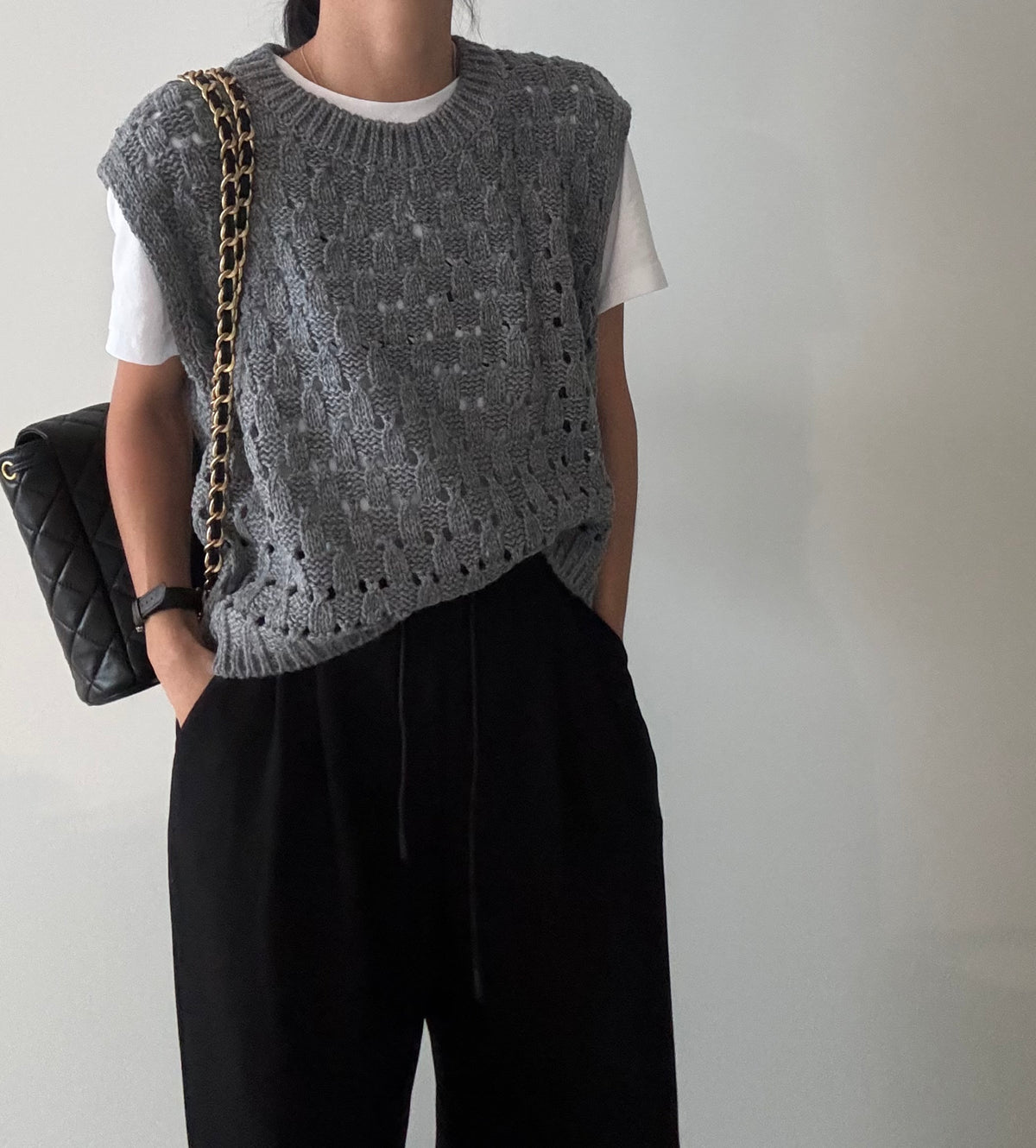 MOMS WEAR Mitz Vest Waffle Pattern Box Knit Crop Vest Round Neck Casual