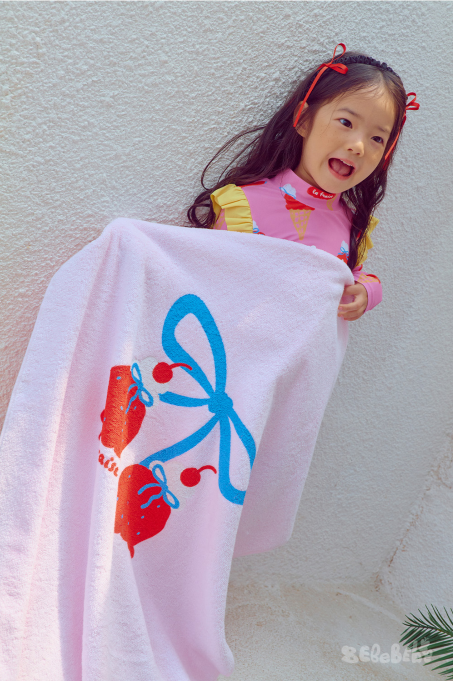 BEBEBEBE SUMMER Strawberry ice cream beach towel (PINK)