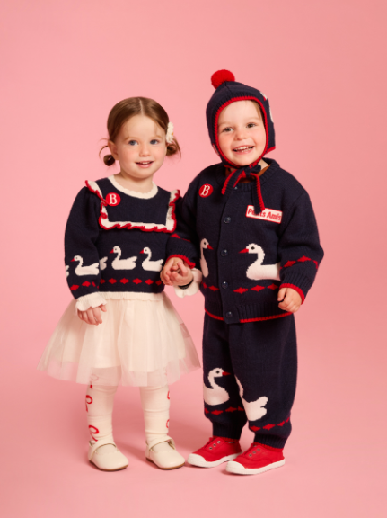 BEBE DE PINO Duck pompom sweater bonnet
