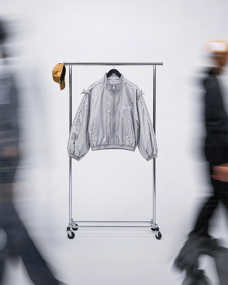 ROANJANE Carry windbreaker jacket (Silver)