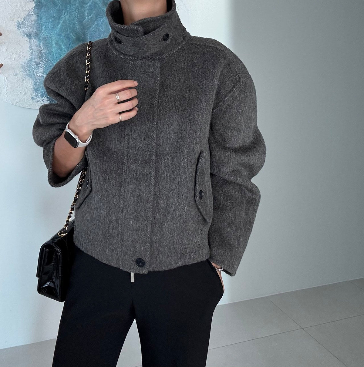 MOMS WEAR Stand Collar Hand-Hand Jumper