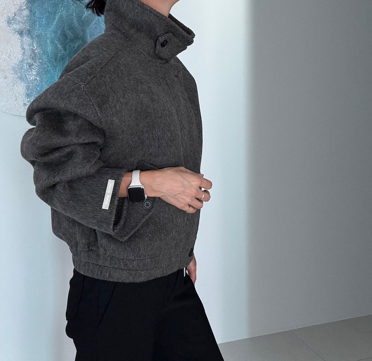 MOMS WEAR Stand Collar Hand-Hand Jumper