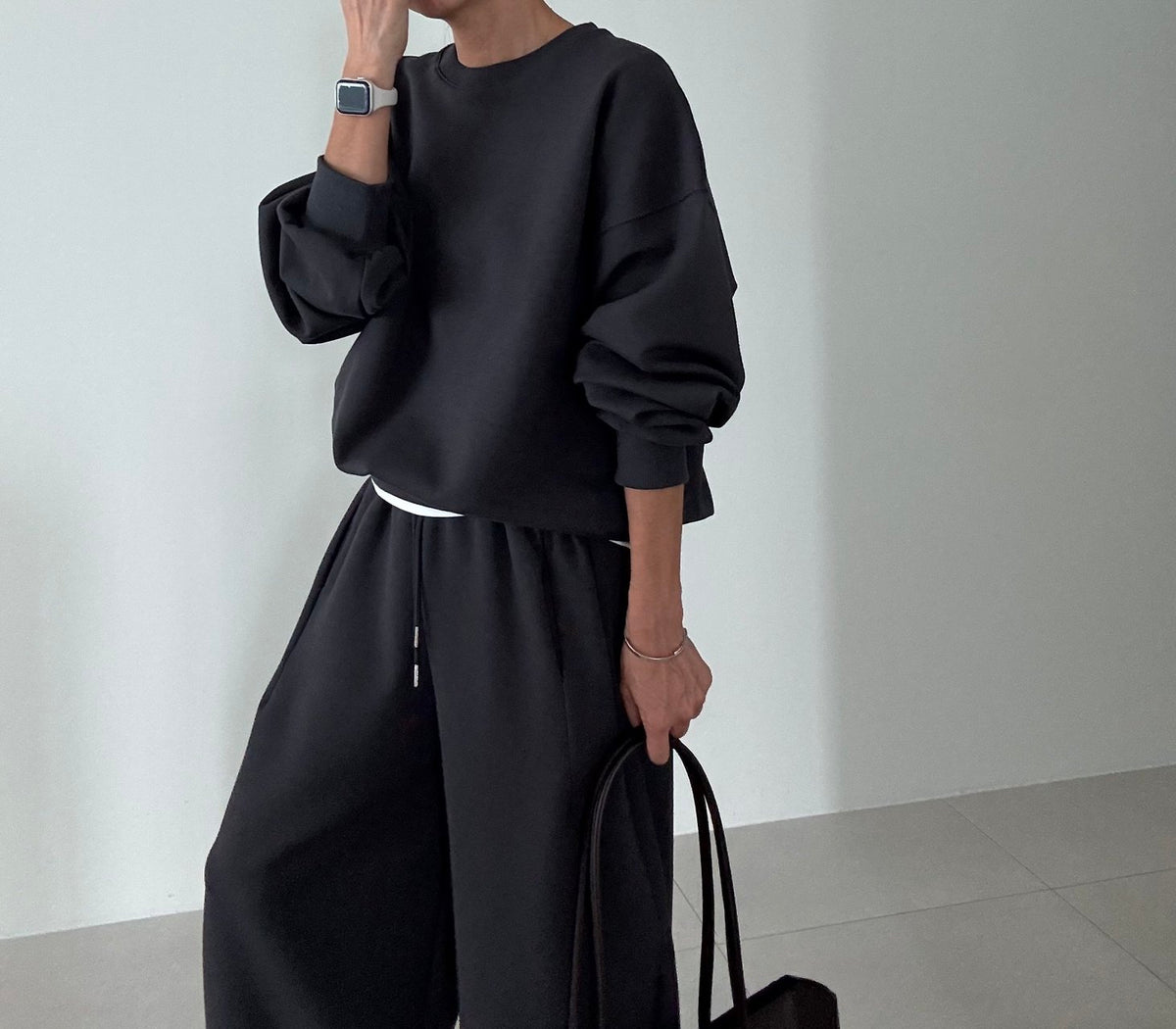 MOMS WEAR Cushion Curve Set Wide-curved Pants Sweatshirt Set