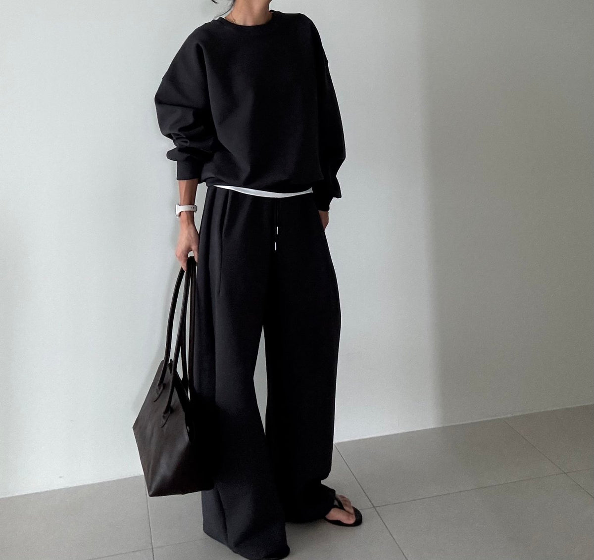 MOMS WEAR Cushion Curve Set Wide-curved Pants Sweatshirt Set