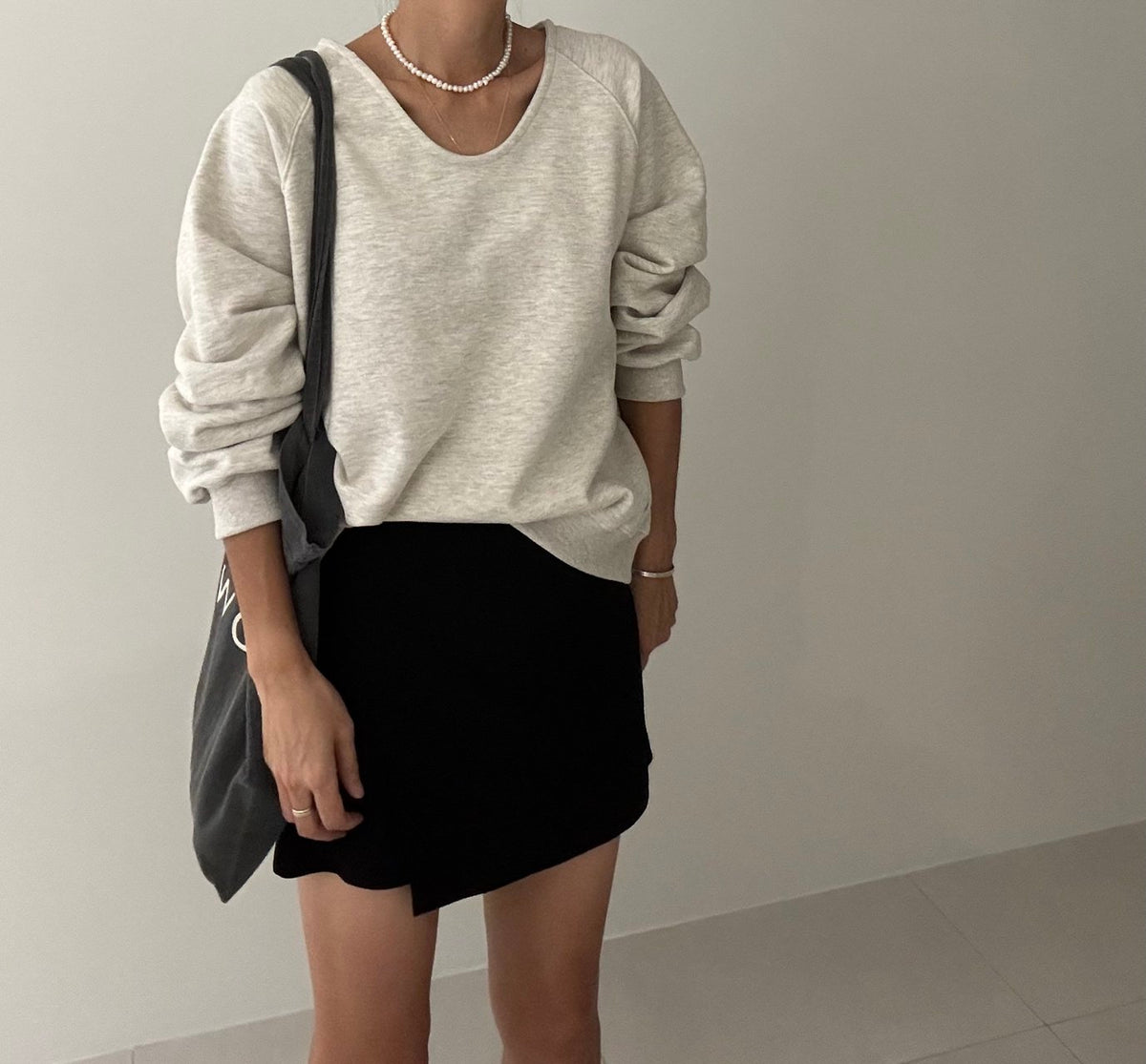 MOMS WEAR Deep V-neck Sweatshirt