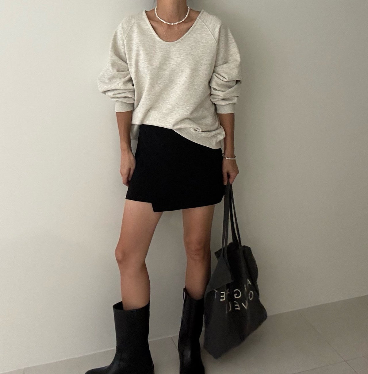MOMS WEAR Deep V-neck Sweatshirt