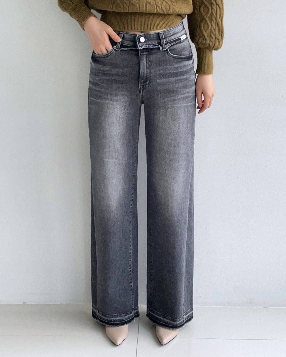 MOMS WEAR HOWLUK Washed denim pants