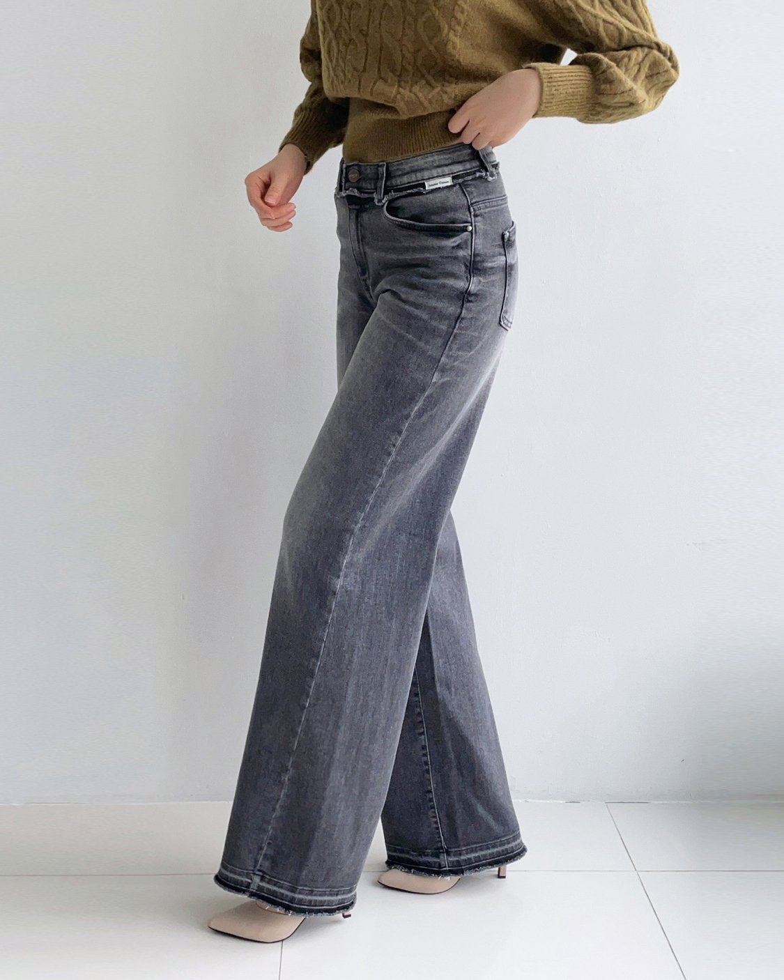 MOMS WEAR HOWLUK Washed denim pants