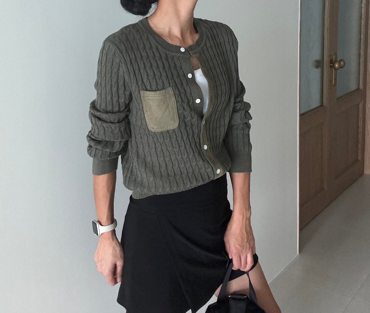 MOMS WEAR Touch Cable Knit Suede Contrast Cable Wool Office Button Cardigan