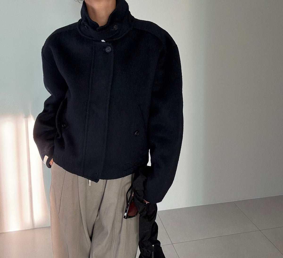 MOMS WEAR Stand Collar Hand-Hand Jumper