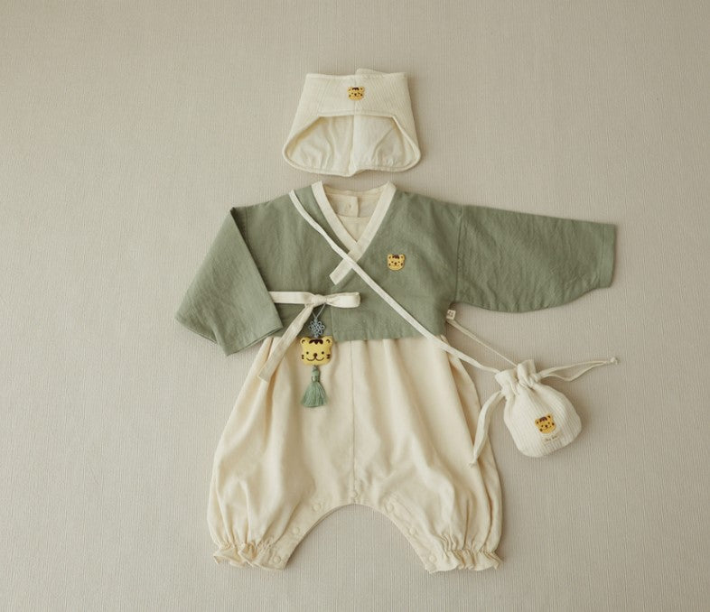 NWOT sale Ettoi baby onesie Hanbok 3-6 months