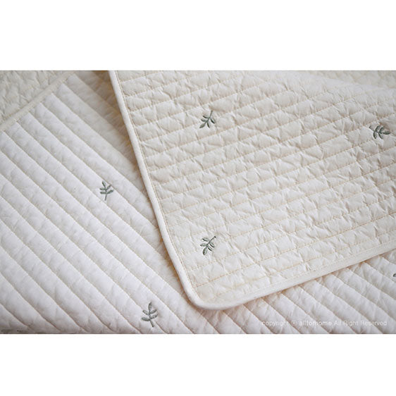 Buds Embroidery Quilted Pad